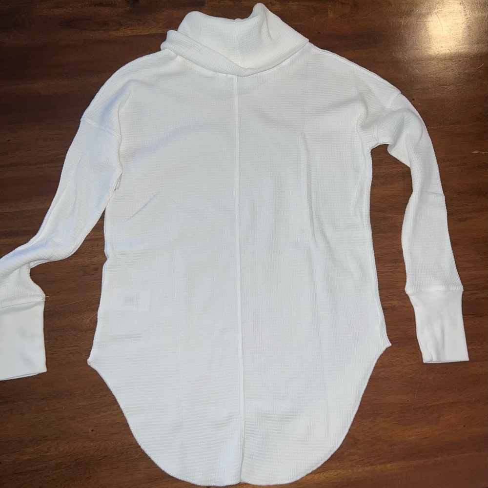 Aritzia Babaton Thermal Cowl Neck Shirt - Picture 4 of 7